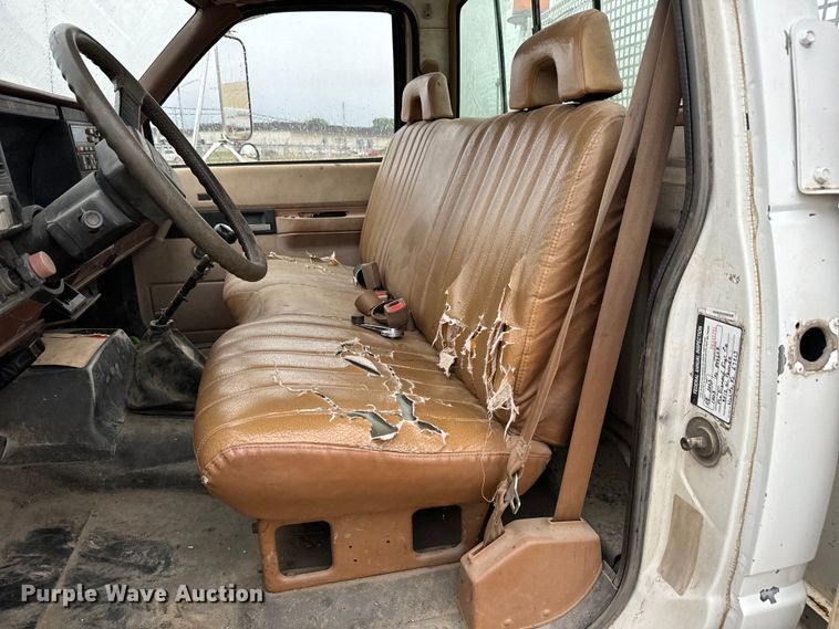 image for item NL9868 1993 Chevrolet  Kodiak C6500 utility / service truck with reel carrier