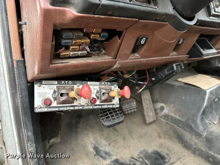 image for item NL9868 1993 Chevrolet  Kodiak C6500 utility / service truck with reel carrier