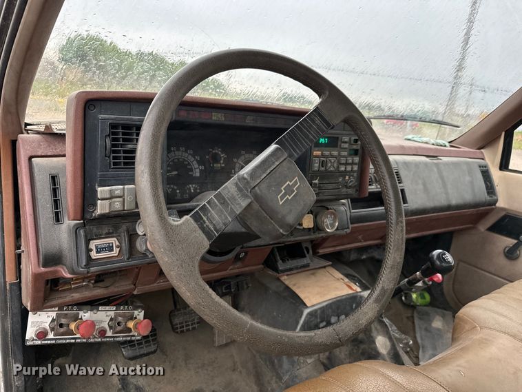 image for item NL9868 1993 Chevrolet  Kodiak C6500 utility / service truck with reel carrier