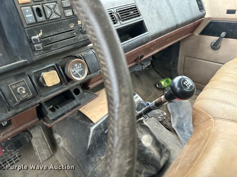 image for item NL9868 1993 Chevrolet  Kodiak C6500 utility / service truck with reel carrier