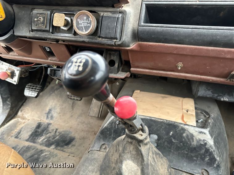 image for item NL9868 1993 Chevrolet  Kodiak C6500 utility / service truck with reel carrier