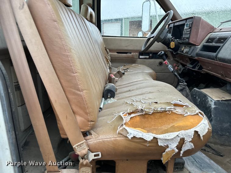 image for item NL9868 1993 Chevrolet  Kodiak C6500 utility / service truck with reel carrier