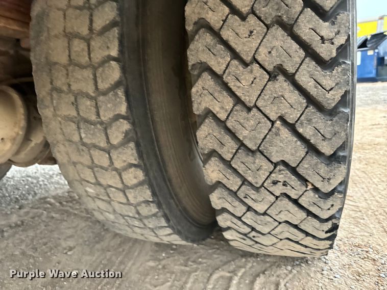 image for item NL9868 1993 Chevrolet  Kodiak C6500 utility / service truck with reel carrier