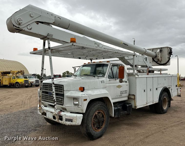 image for item NL9870 1990 Ford F700 bucket truck