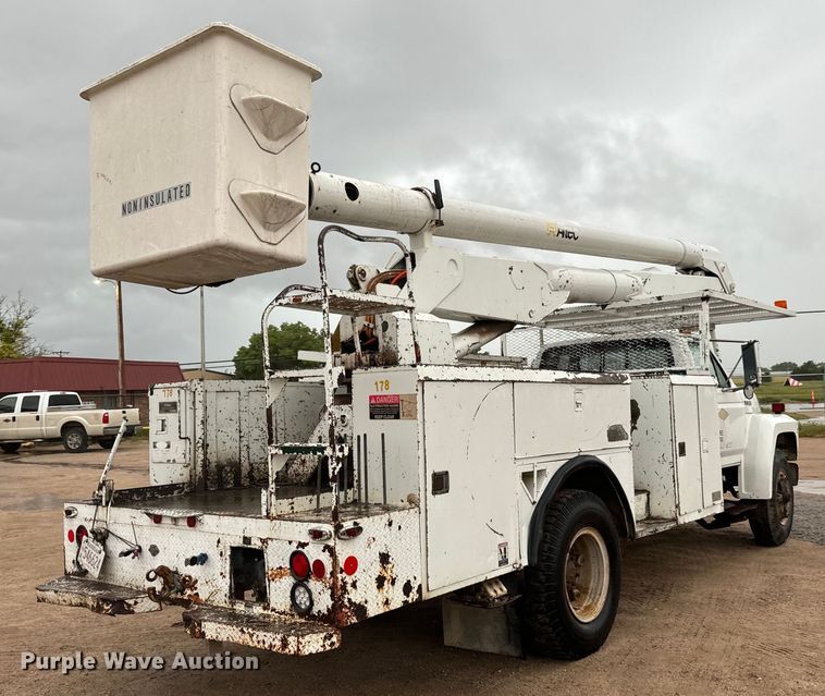 image for item NL9870 1990 Ford F700 bucket truck