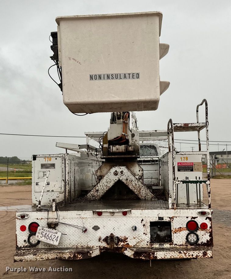 image for item NL9870 1990 Ford F700 bucket truck