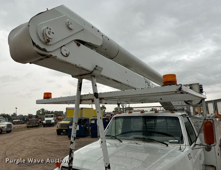 image for item NL9870 1990 Ford F700 bucket truck