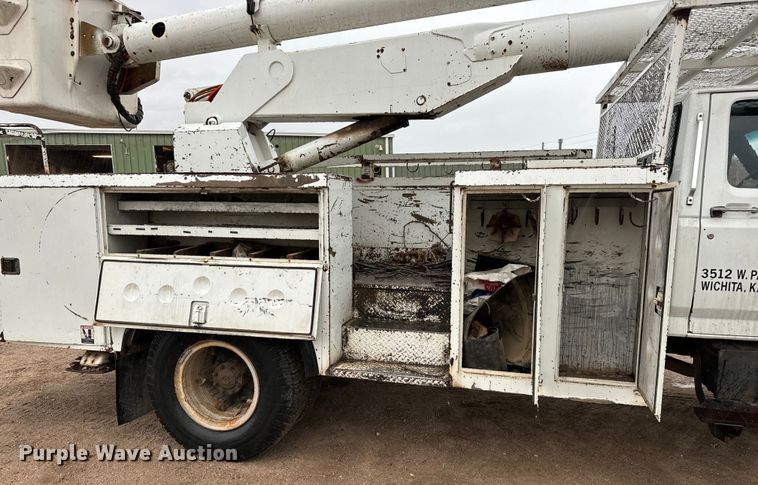 image for item NL9870 1990 Ford F700 bucket truck