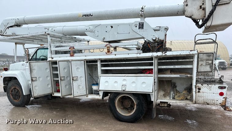 image for item NL9870 1990 Ford F700 bucket truck