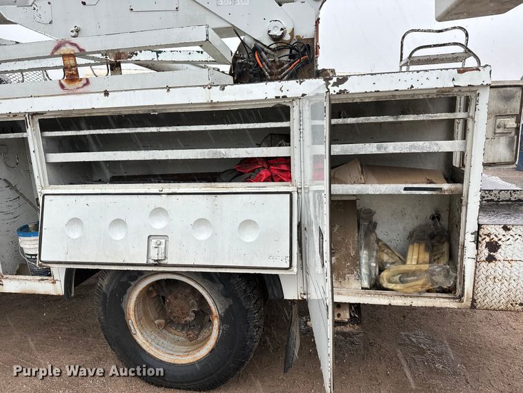 image for item NL9870 1990 Ford F700 bucket truck