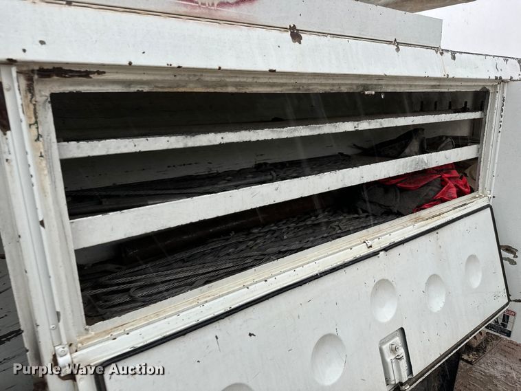 image for item NL9870 1990 Ford F700 bucket truck