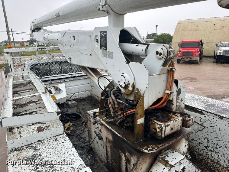 image for item NL9870 1990 Ford F700 bucket truck