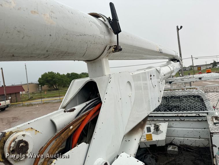 image for item NL9870 1990 Ford F700 bucket truck