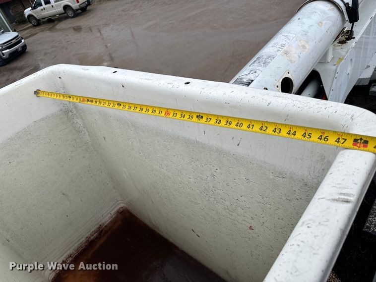 image for item NL9870 1990 Ford F700 bucket truck