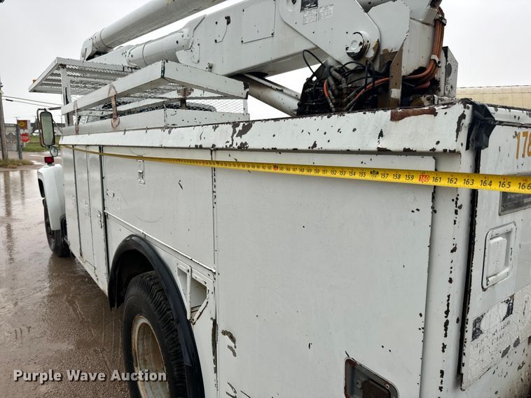 image for item NL9870 1990 Ford F700 bucket truck