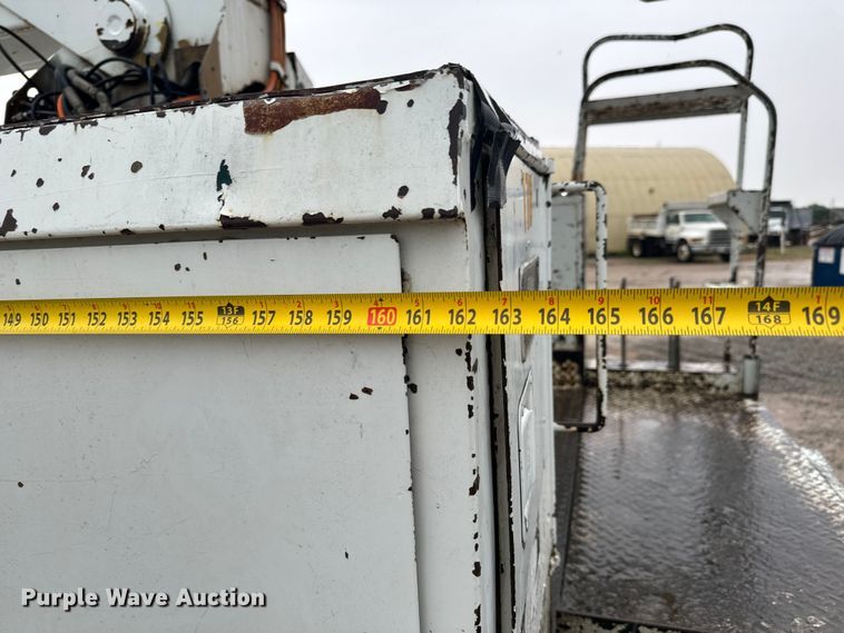 image for item NL9870 1990 Ford F700 bucket truck