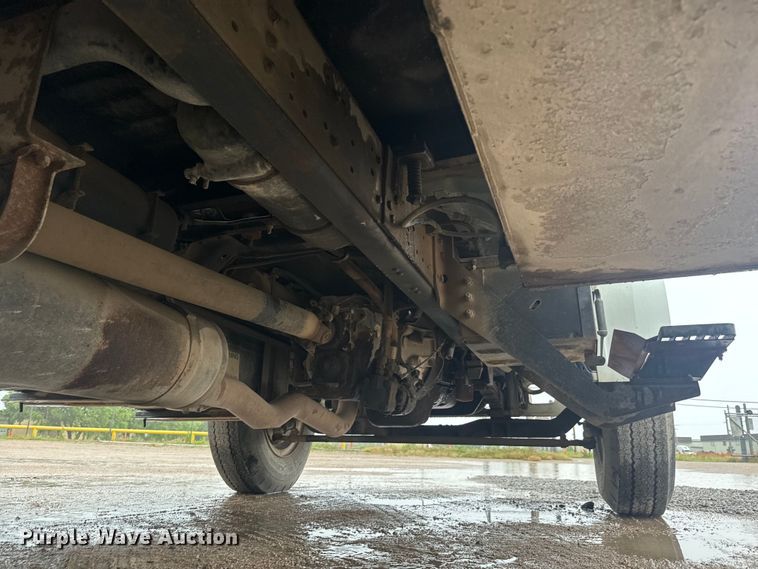 image for item NL9870 1990 Ford F700 bucket truck