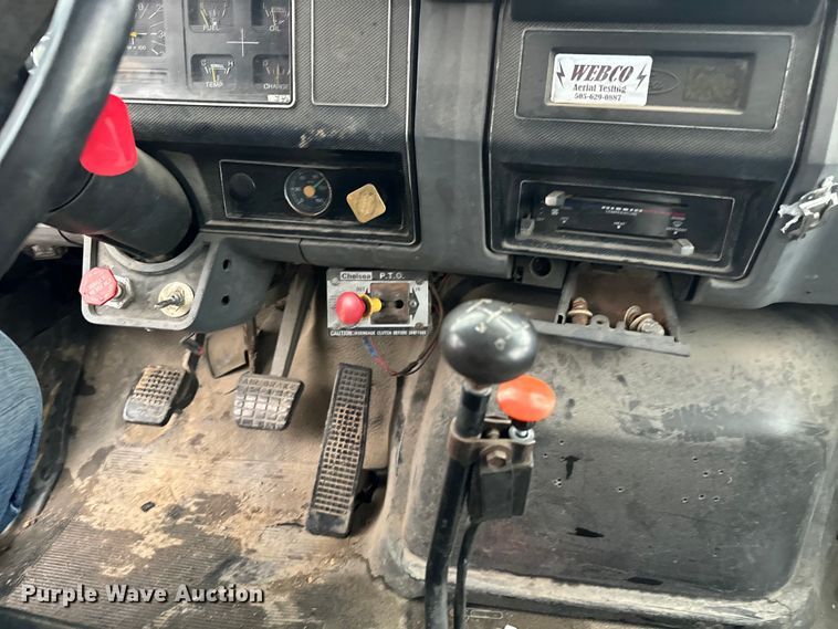 image for item NL9870 1990 Ford F700 bucket truck