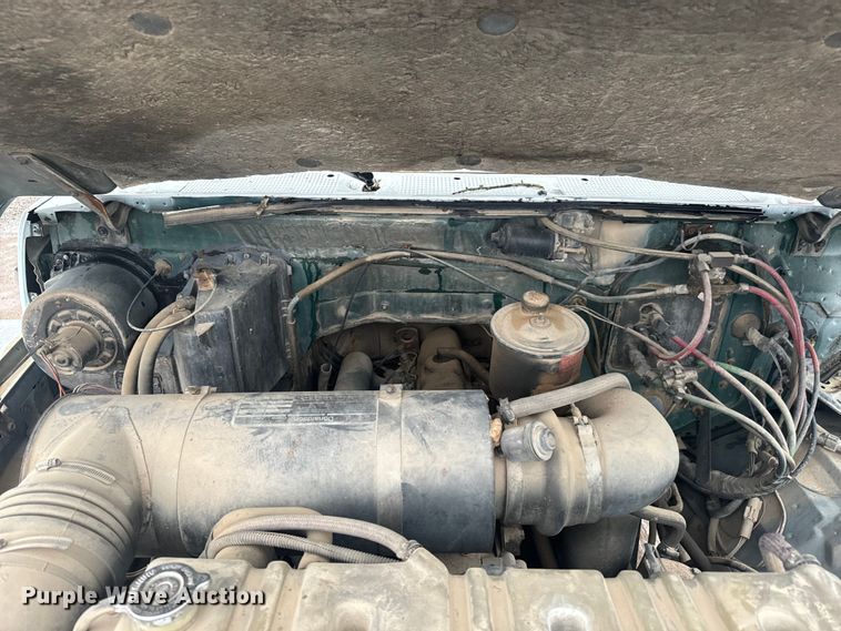 image for item NL9870 1990 Ford F700 bucket truck