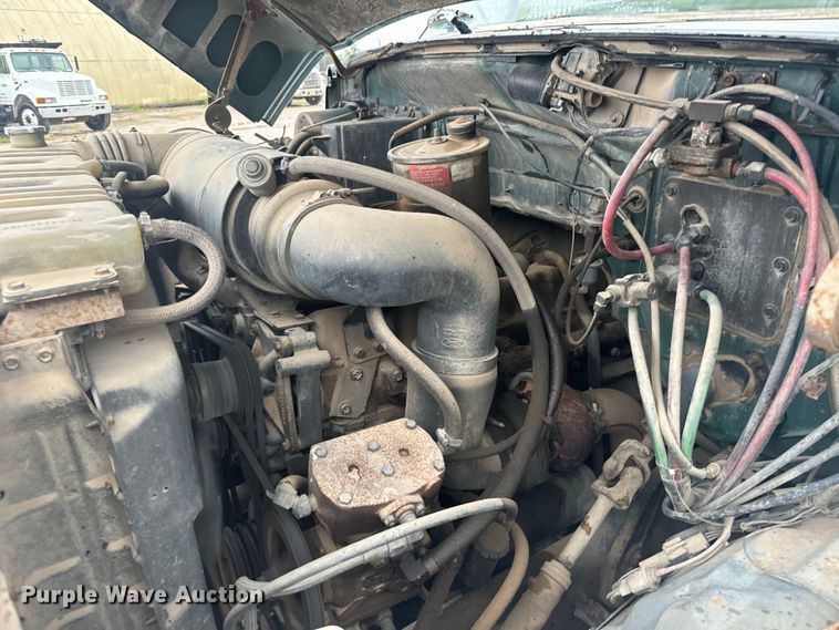 image for item NL9870 1990 Ford F700 bucket truck