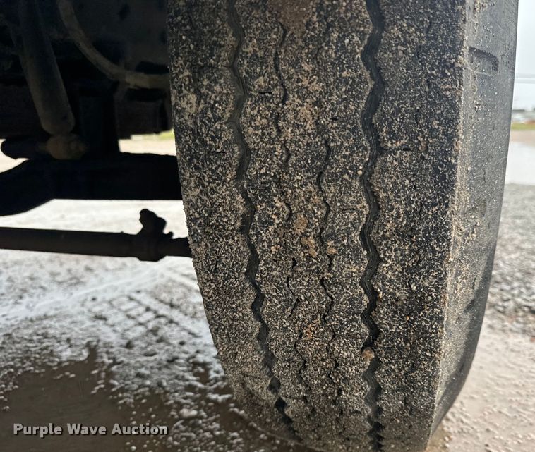 image for item NL9870 1990 Ford F700 bucket truck