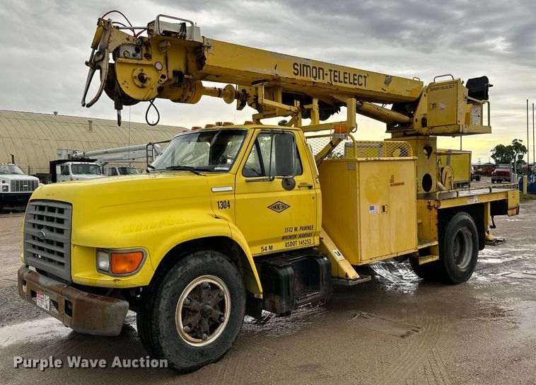 image for item NL9871 1995 Ford F700 digger derrick truck