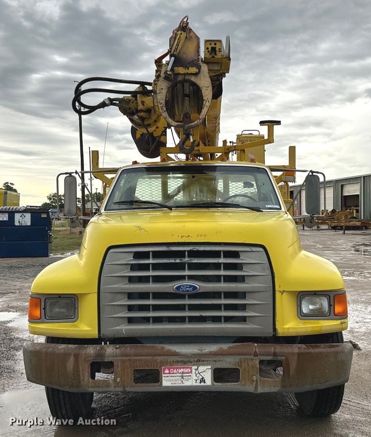 image for item NL9871 1995 Ford F700 digger derrick truck