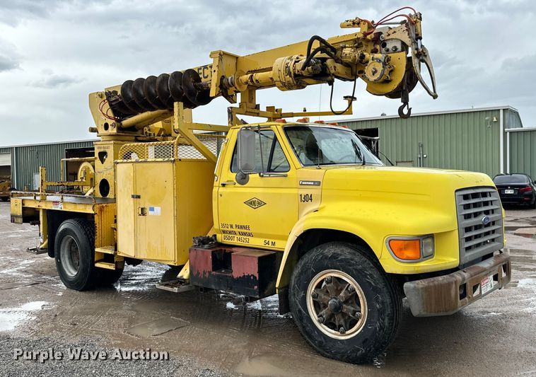 image for item NL9871 1995 Ford F700 digger derrick truck