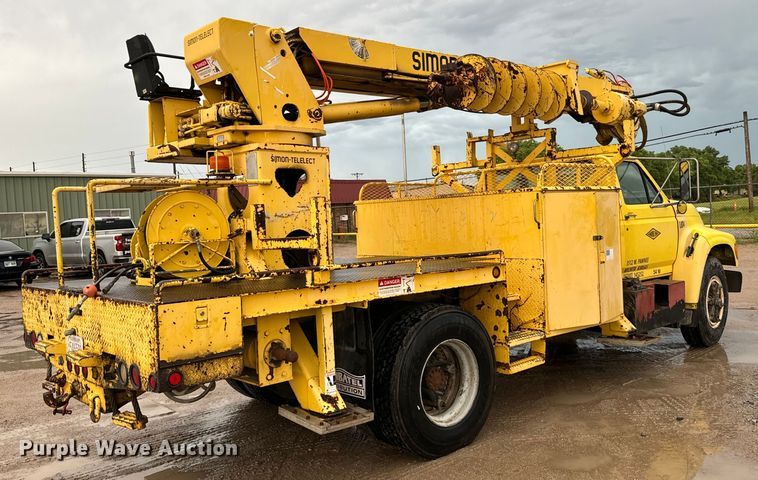 image for item NL9871 1995 Ford F700 digger derrick truck