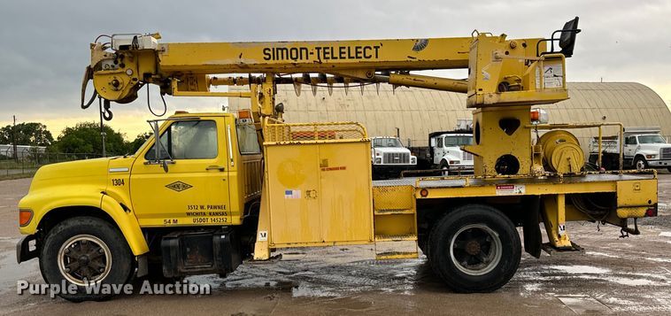 image for item NL9871 1995 Ford F700 digger derrick truck