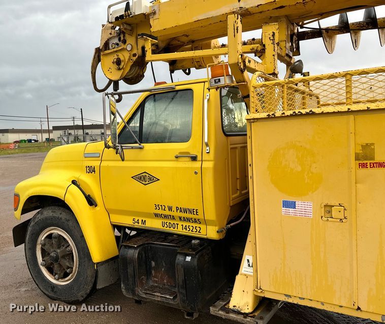 image for item NL9871 1995 Ford F700 digger derrick truck