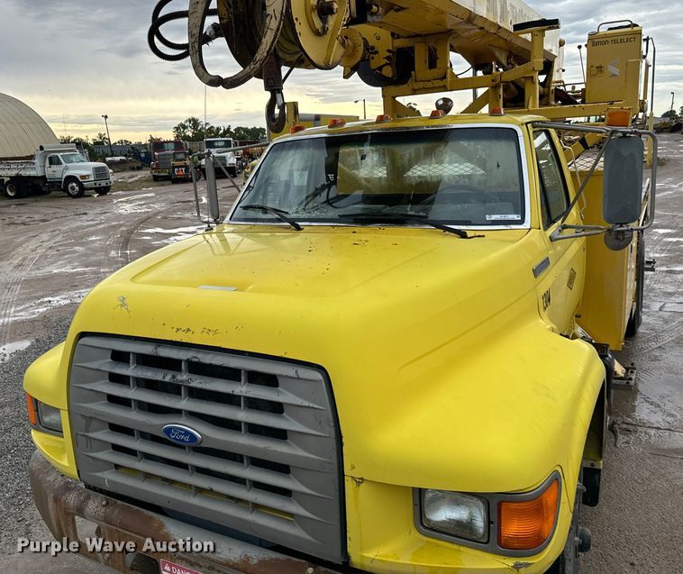 image for item NL9871 1995 Ford F700 digger derrick truck