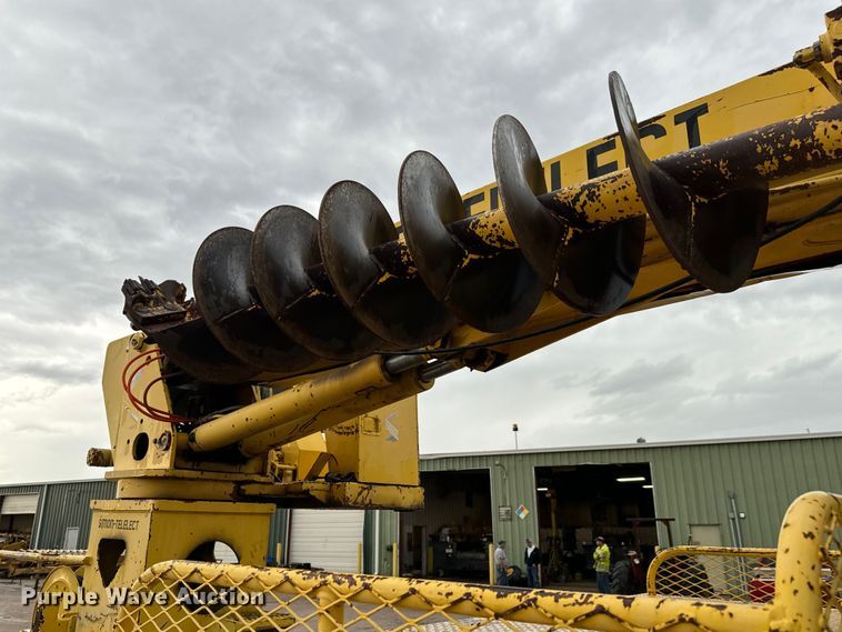 image for item NL9871 1995 Ford F700 digger derrick truck