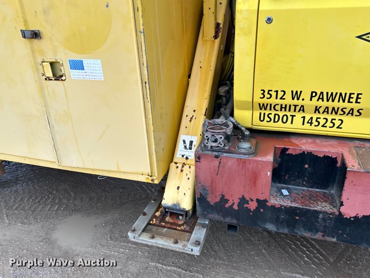 image for item NL9871 1995 Ford F700 digger derrick truck