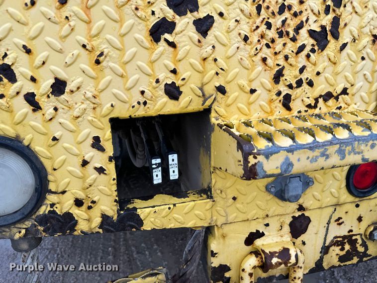 image for item NL9871 1995 Ford F700 digger derrick truck