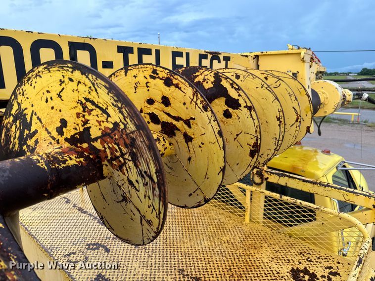 image for item NL9871 1995 Ford F700 digger derrick truck