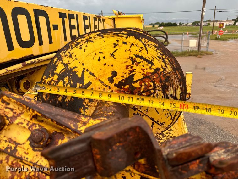 image for item NL9871 1995 Ford F700 digger derrick truck