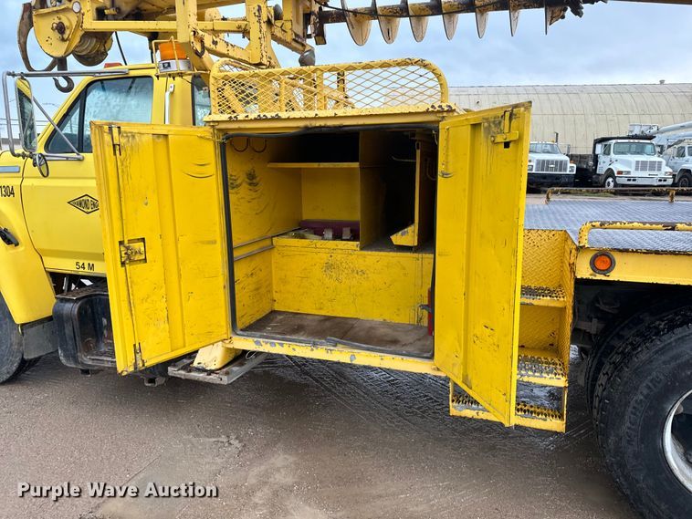image for item NL9871 1995 Ford F700 digger derrick truck