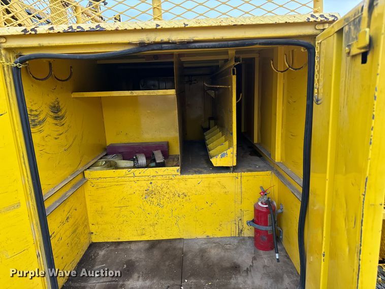 image for item NL9871 1995 Ford F700 digger derrick truck