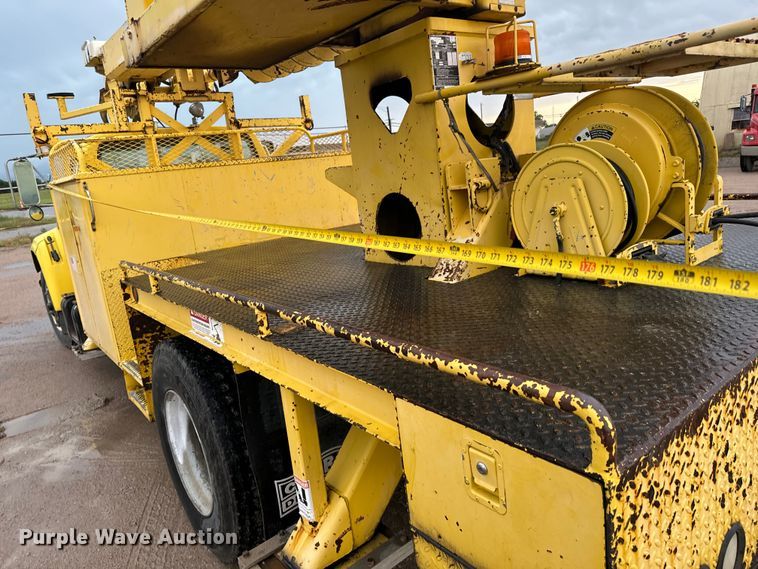 image for item NL9871 1995 Ford F700 digger derrick truck
