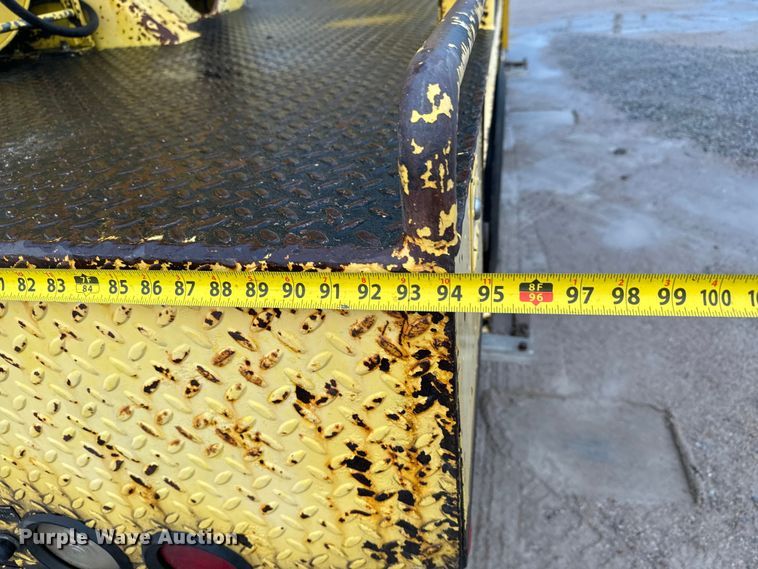 image for item NL9871 1995 Ford F700 digger derrick truck