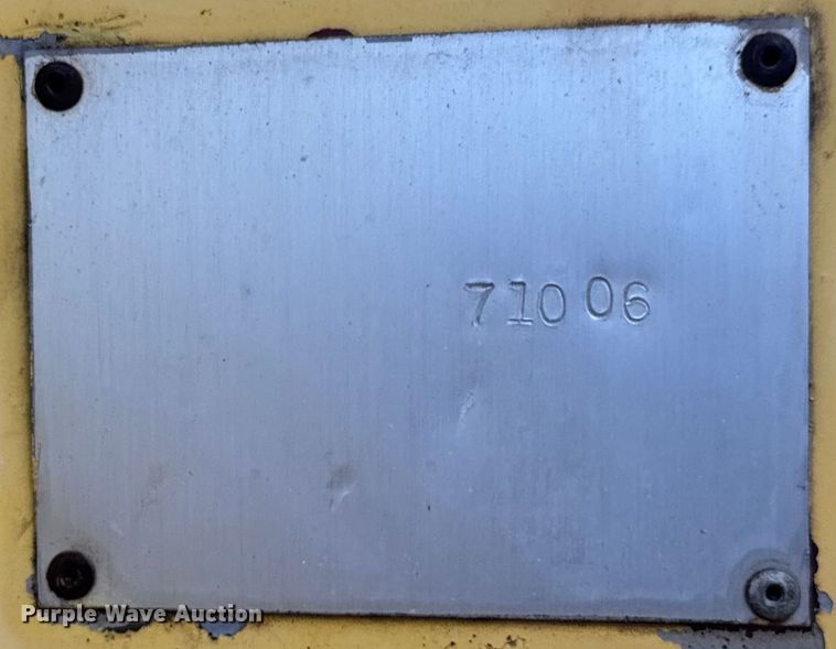 image for item NL9871 1995 Ford F700 digger derrick truck