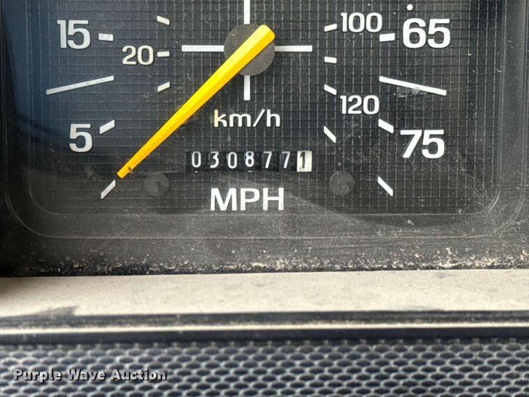 image for item NL9871 1995 Ford F700 digger derrick truck