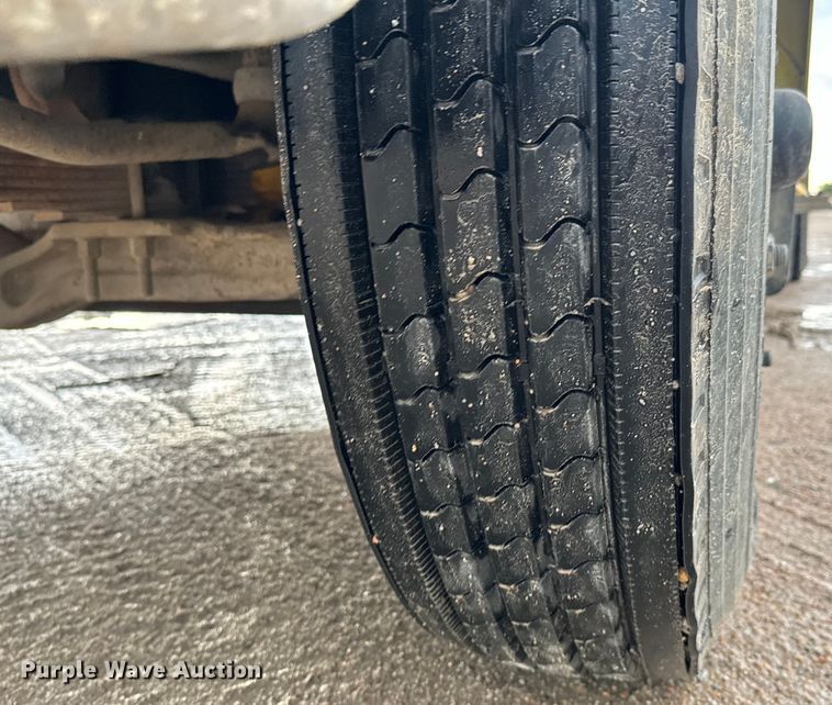 image for item NL9871 1995 Ford F700 digger derrick truck