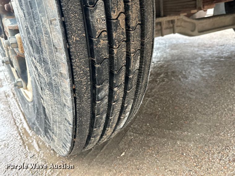 image for item NL9871 1995 Ford F700 digger derrick truck