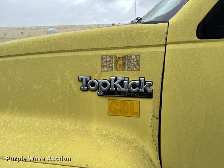 image for item NL9874 1992 GMC TopKick C5500 box truck