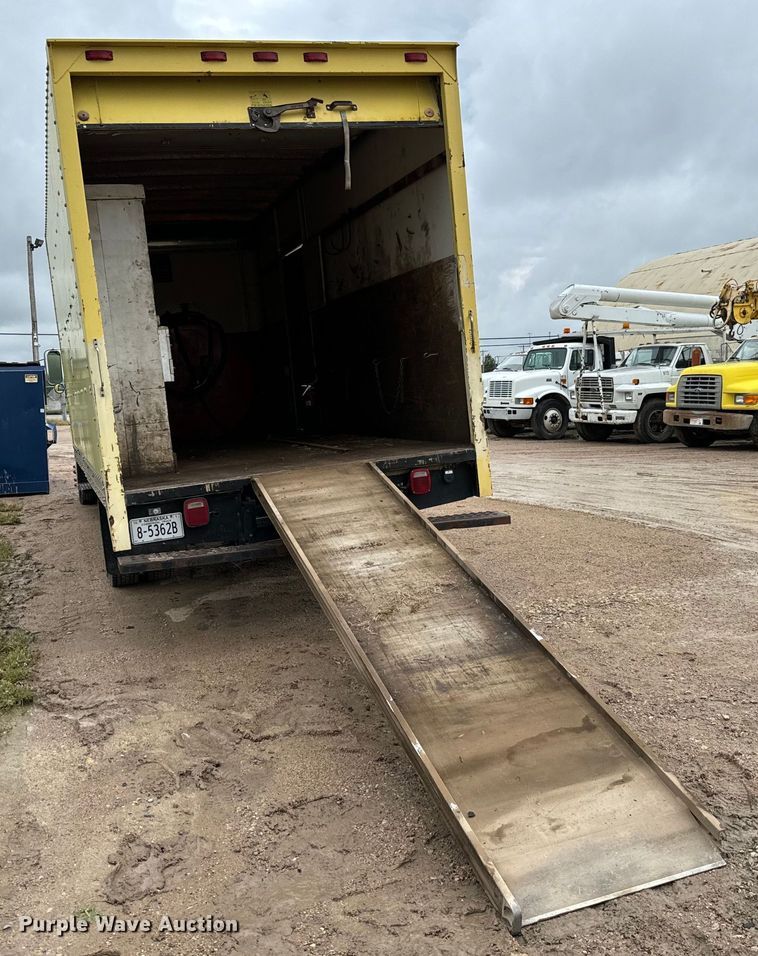 image for item NL9874 1992 GMC TopKick C5500 box truck