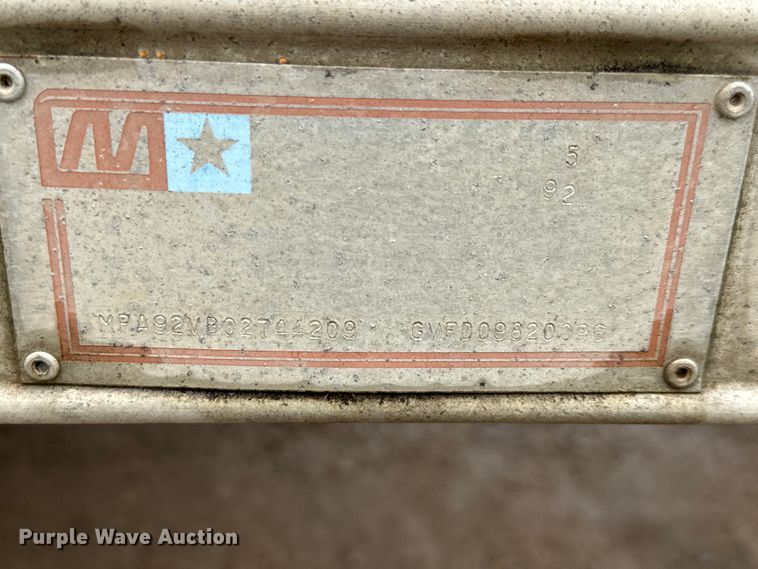 image for item NL9874 1992 GMC TopKick C5500 box truck