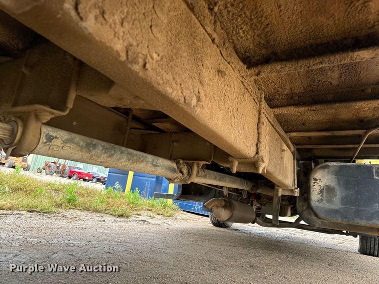 image for item NL9874 1992 GMC TopKick C5500 box truck