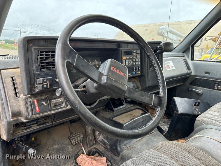 image for item NL9874 1992 GMC TopKick C5500 box truck